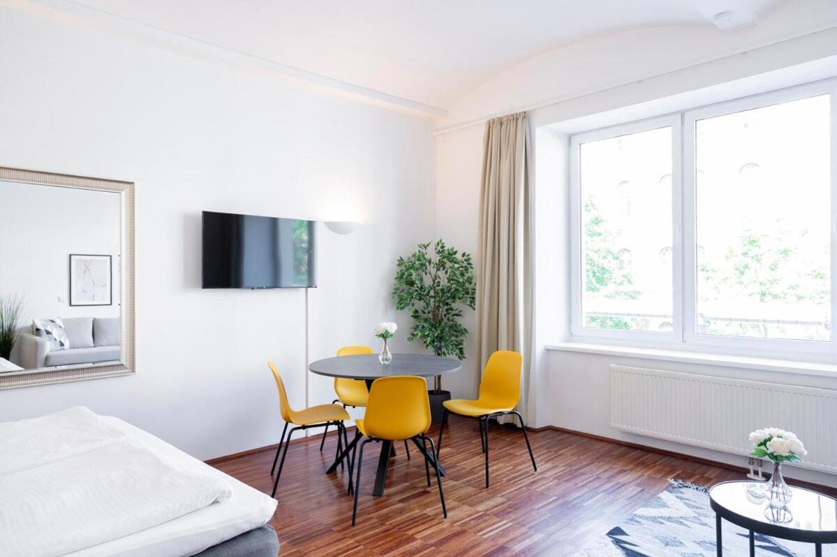 Beautiful In Vienna's Heart 18 Apartment