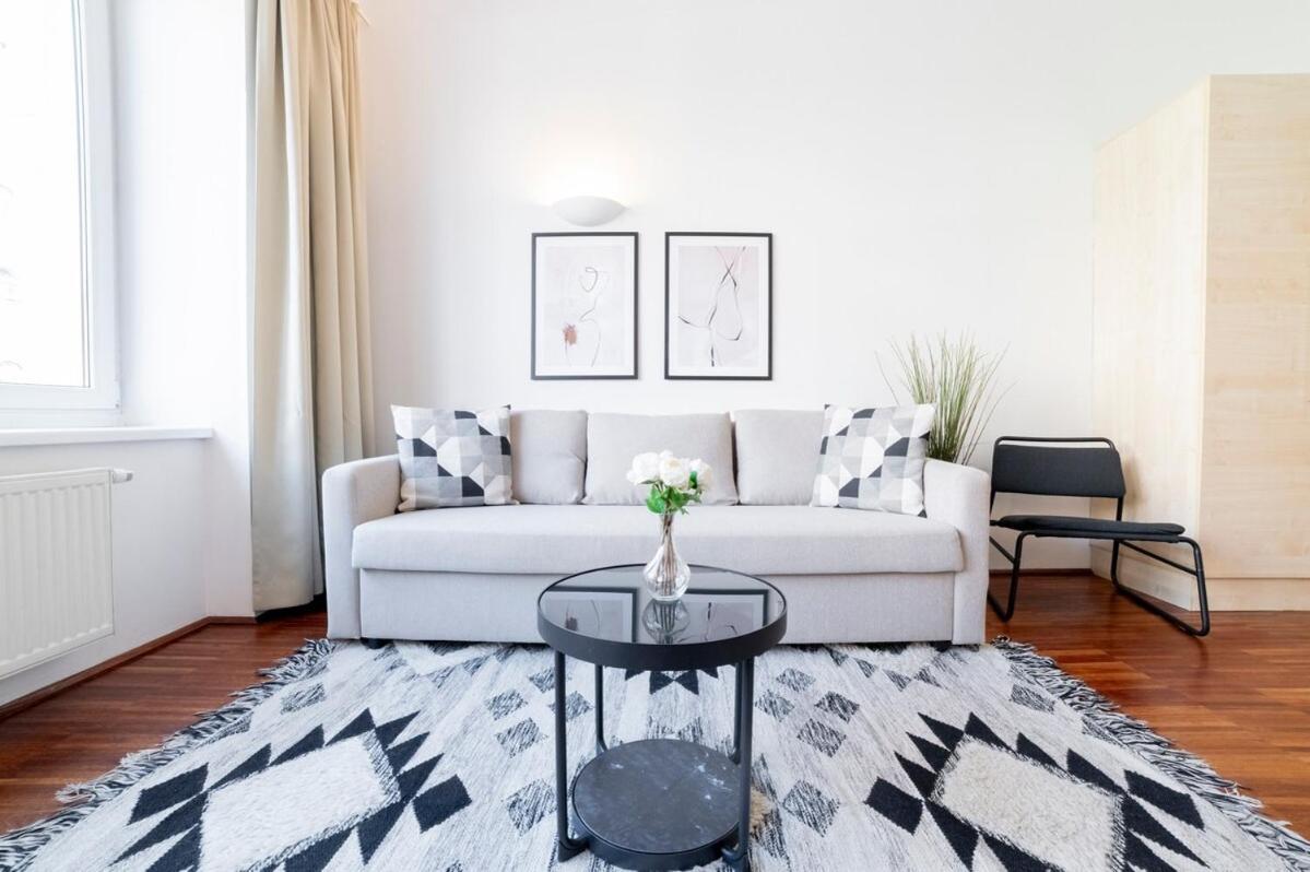 Apartment Beautiful In Vienna's Heart 18 *